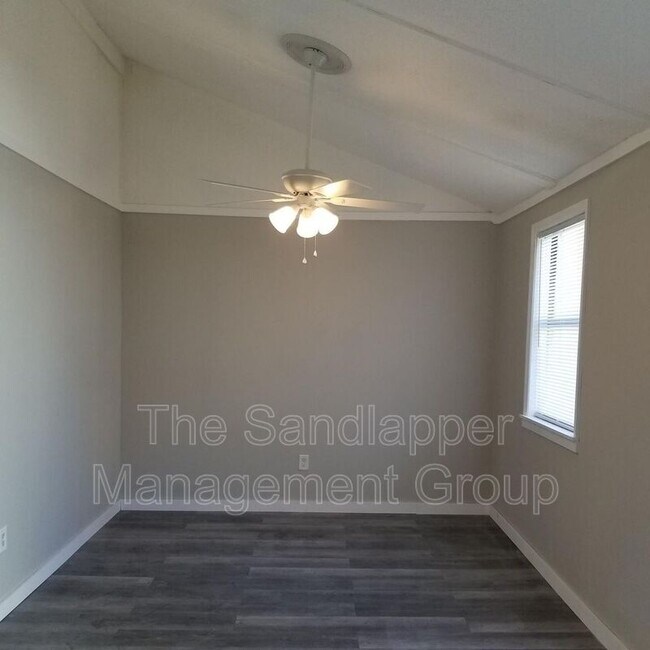 Foto del edificio - 1927 Iron St