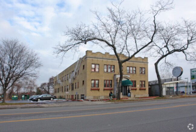Building Photo - 468 Lake Ave