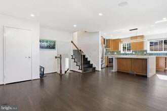 Building Photo - 3700 Emily St