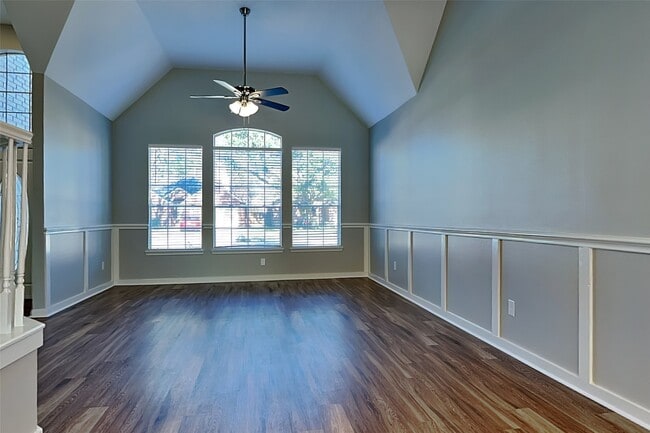 Foto del edificio - 30826 Trinket Dr