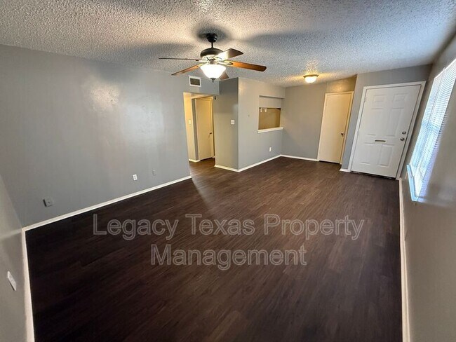 Building Photo - 1714 Short St