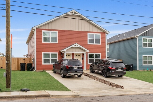 Building Photo - Modern Townhome for Rent – Modern Living at Its Best!