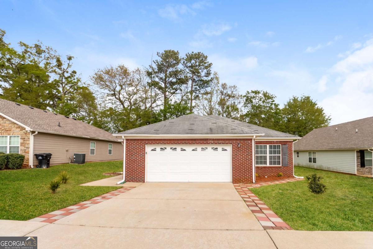 Foto principal - 10944 Big Sky Dr