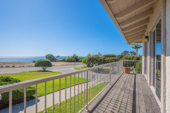 Building Photo - Ocean View Prime Location