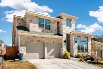 Building Photo - 228 Gary Wayne Dr