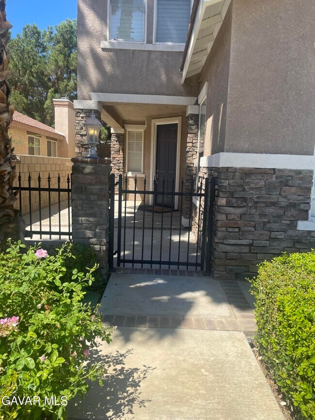 Building Photo - 3431 Fairgreen Ln