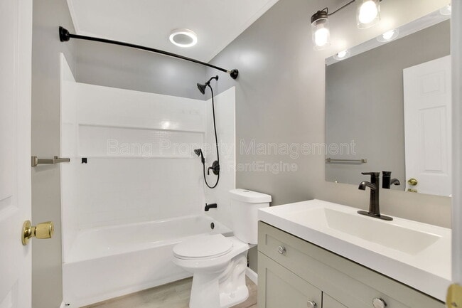 Building Photo - 817 Lancelot Ct