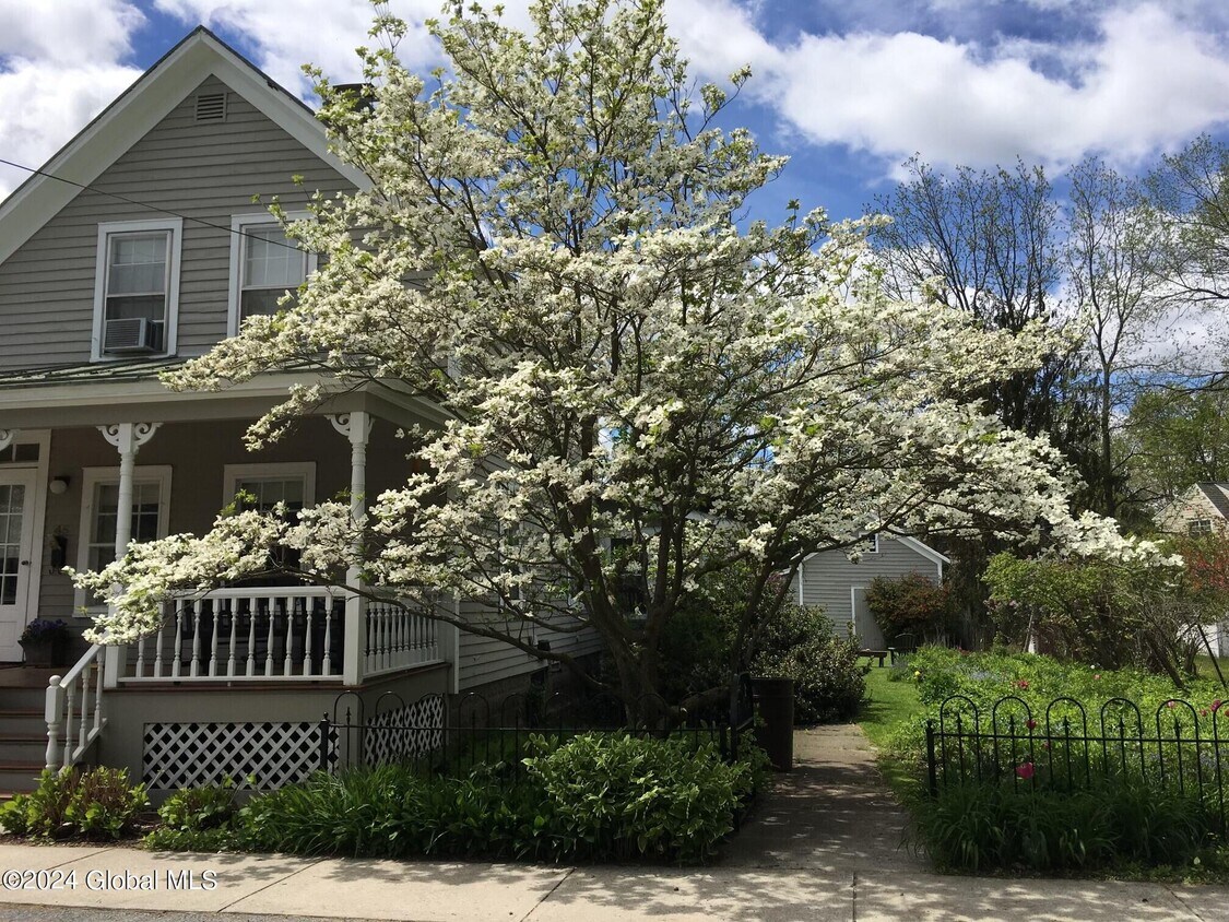 Primary Photo - 45 Granite St