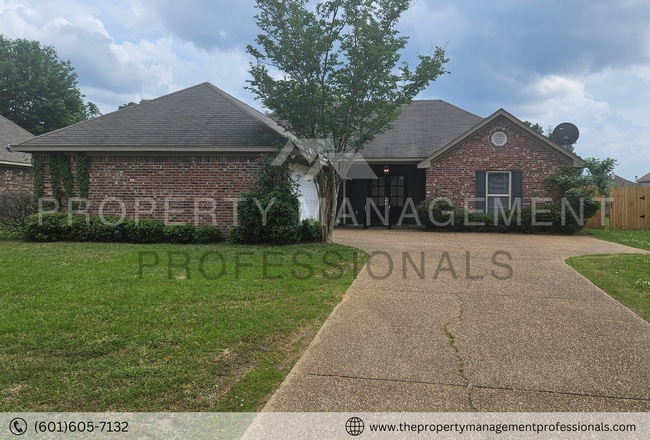 Building Photo - 121 Cherry Laurel Cir