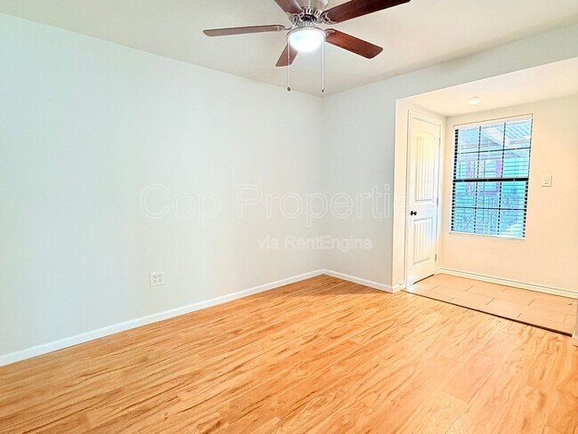 Foto del edificio - 255 Cumberland Rd