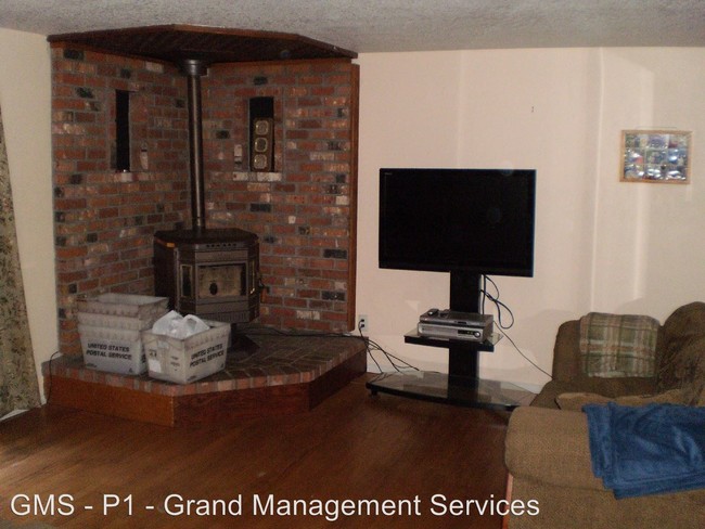 Building Photo - 3 br, 3 bath Apartment - 1089 Canyon Drive