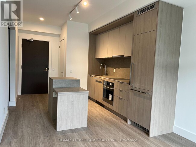 Photo du bâtiment - 625-625 Sheppard Ave E