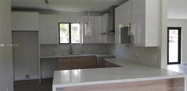 Building Photo - 401 Hunting Lodge Dr