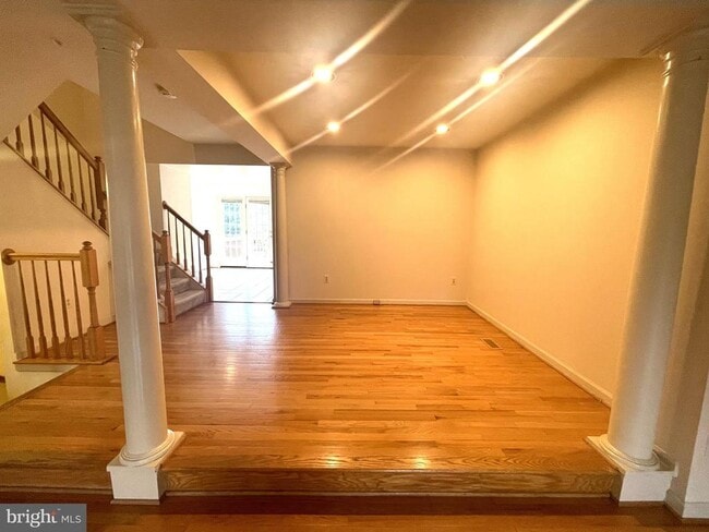 Building Photo - 10136 Treble Ct