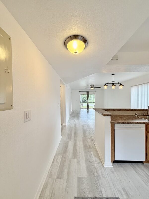 Foto del edificio - 380 2nd Ave N