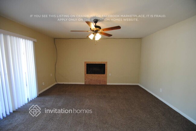 Building Photo - 2742 S Las Palmas