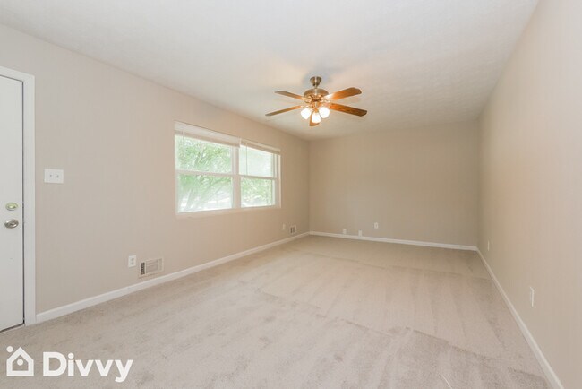 Foto del edificio - 1028 Pinecrest Drive