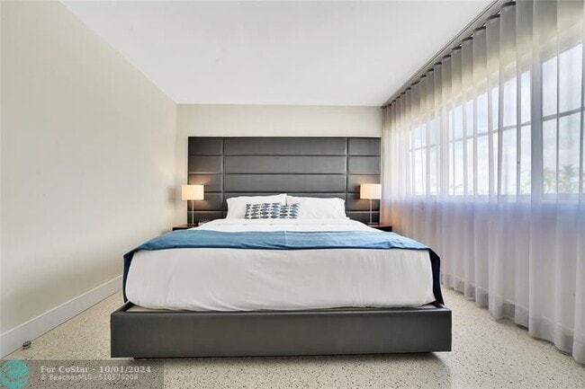 Building Photo - 4433 El Mar Dr