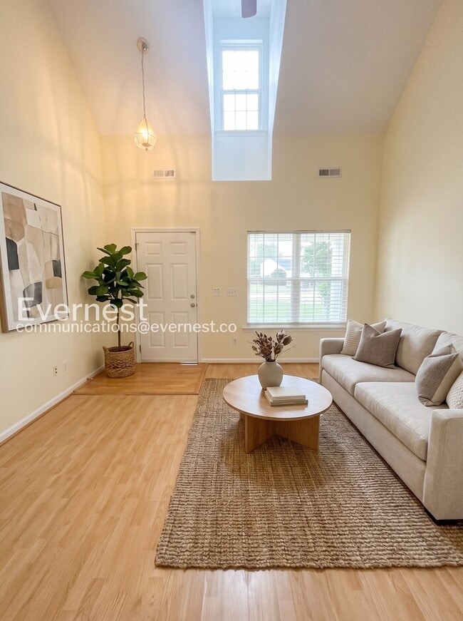Building Photo - 4 Bed, 2.5 Bath Home with Garage / Pet-Friendly / Vouchers Accepted / Available Now!
