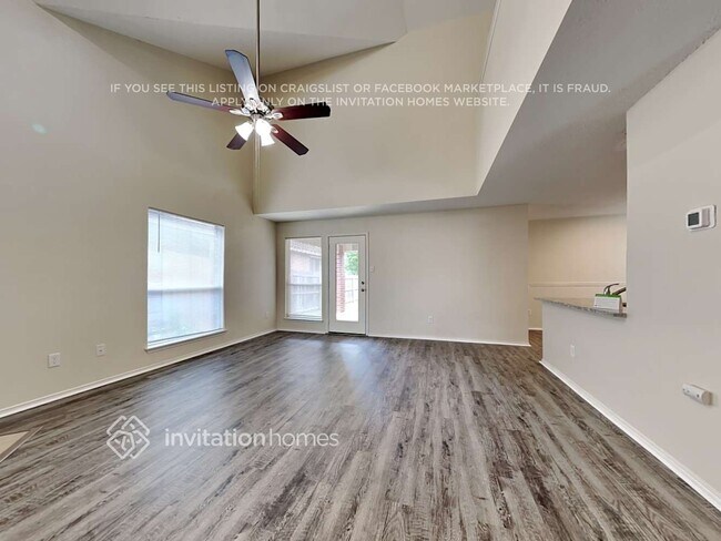 Foto del edificio - 629 Gentry Ln