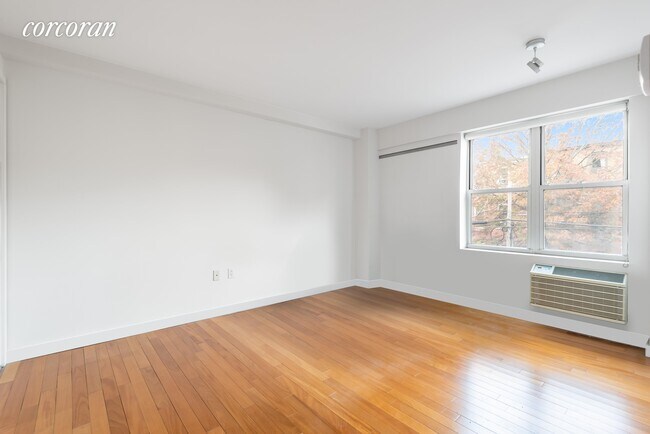 Building Photo - 315-317 16th St