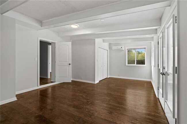 Foto del edificio - 2634 Birch St