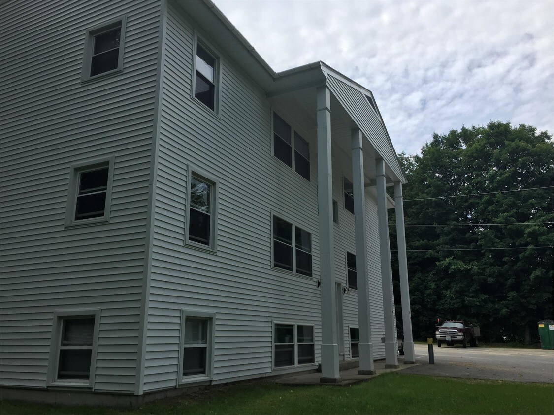 85 Highland St Unit 3 1, Plymouth, NH 03264 Room for Rent in