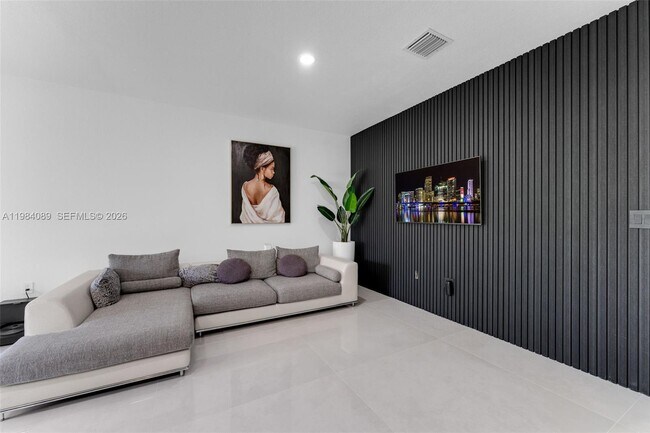 Foto del edificio - 617 SW 11th St