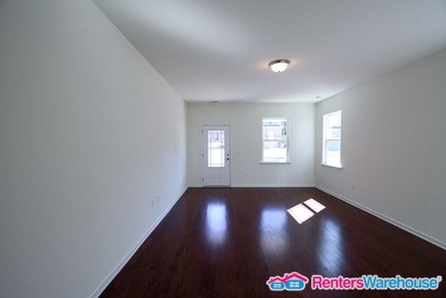 Foto del edificio - Spacious open floorplan!!