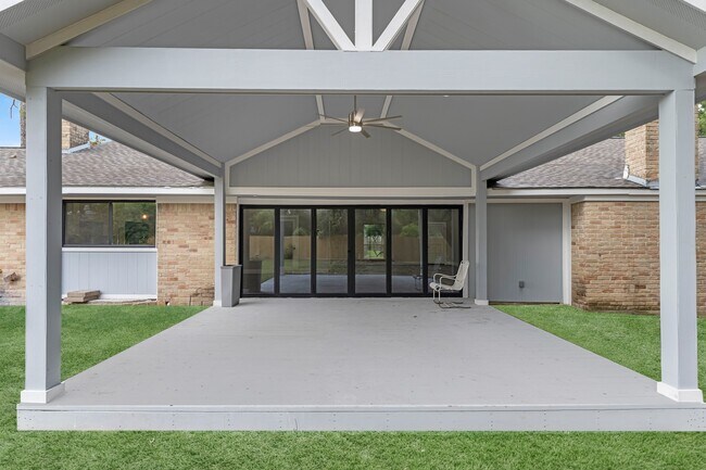 Building Photo - 8219 Wateka Cir