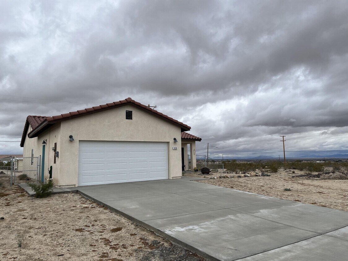6538 Sahara Ave, Twentynine Palms, CA 92277 House Rental in