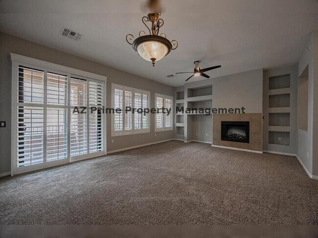 Foto del edificio - 2989 N 44th St