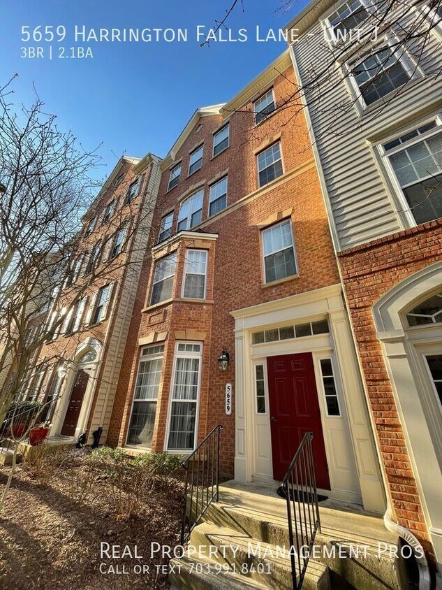 Luxury three bedroom townhome close to EVE... Townhouse for Rent in