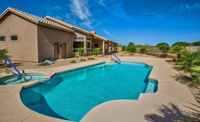 Building Photo - 9294 E Palm Tree Dr