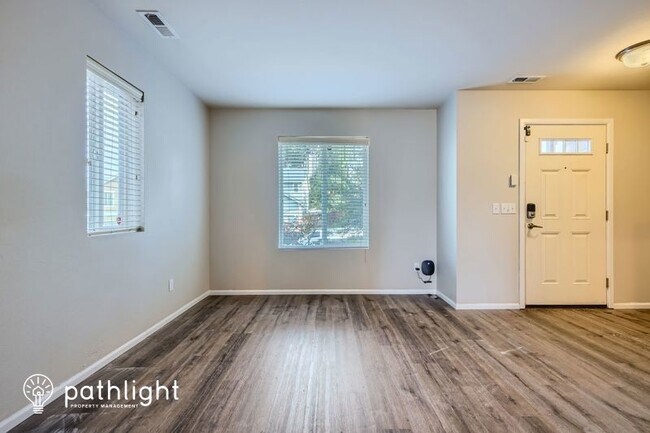 Foto del edificio - 1716 203rd St Ct E