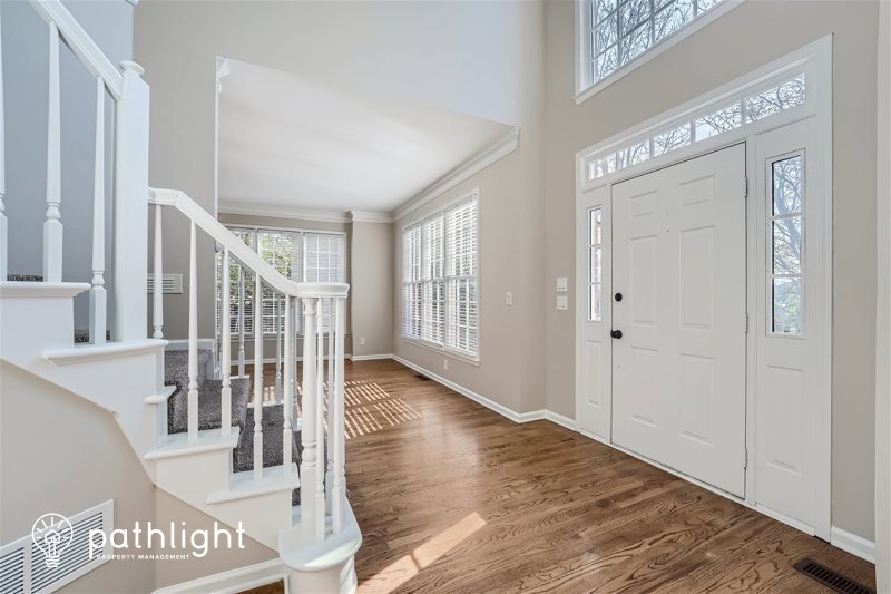 Foto principal - 5005 Wiltshire Lane, Suwanee, GA, 30024