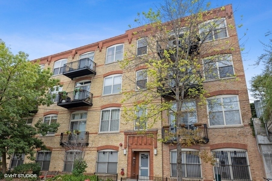Building Photo - 1740 N Maplewood Ave