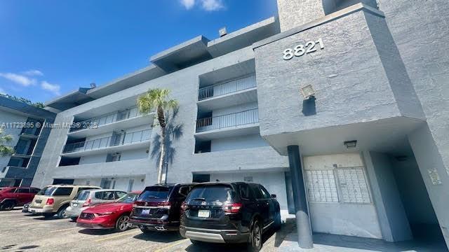 Foto del edificio - 8821 W Flagler St