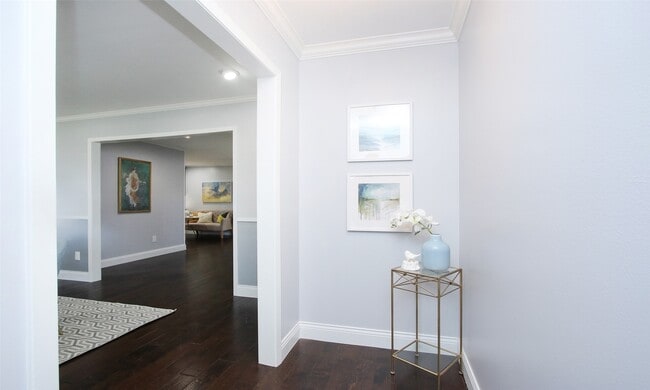 Building Photo - 9638 Meadowland Dr
