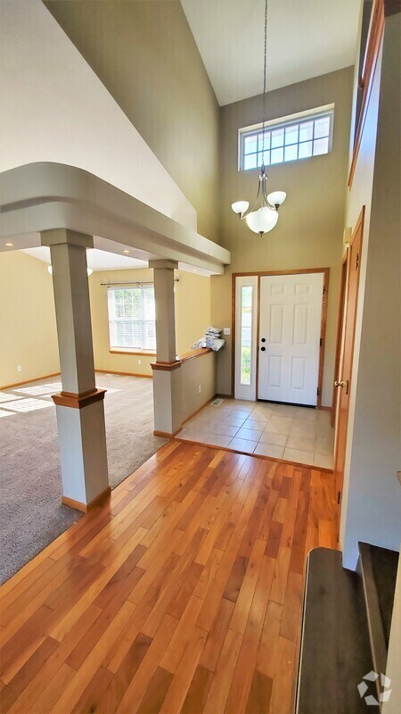 Building Photo - 4260 Windemere Way