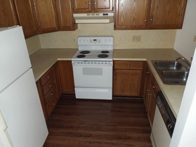 Foto del edificio - Sylvania Three Bedroom Townhome with Basement