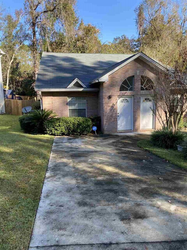 Foto principal - 2924 Cross Creek Ct
