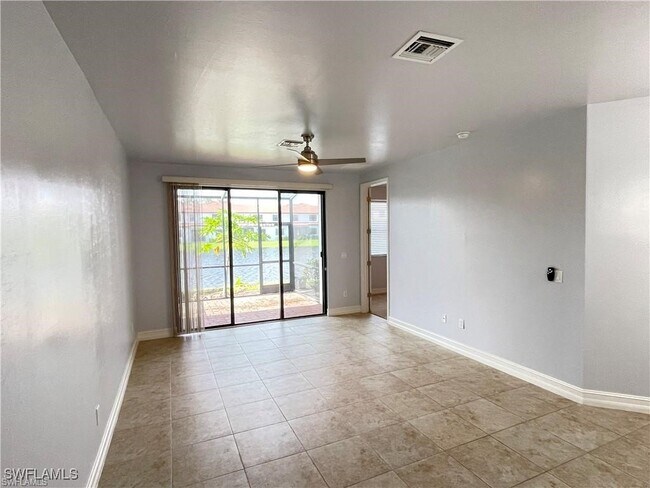 Foto del edificio - 7818 Bristol Cir