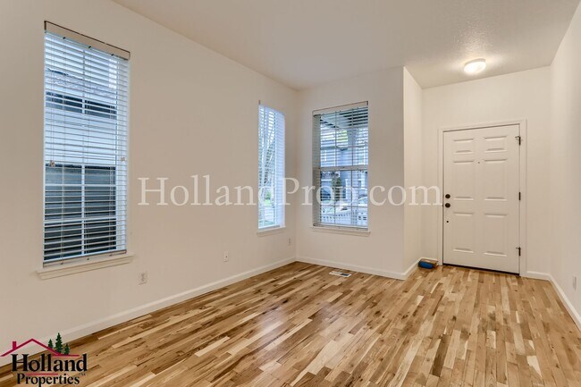 Foto del edificio - ** NEW PRICE ** Peaceful, Spacious Living ...