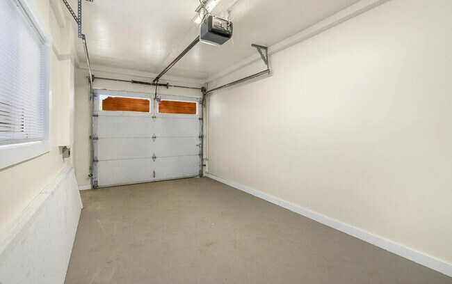 Foto del edificio - 2292 Addison Ave