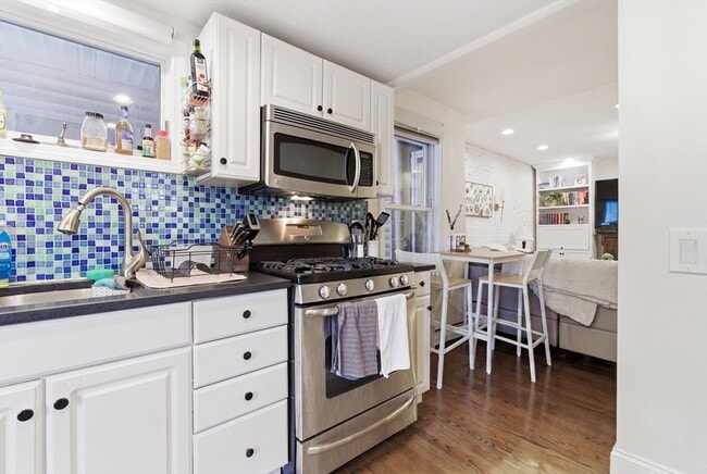 Foto del edificio - 245 W Fifth St