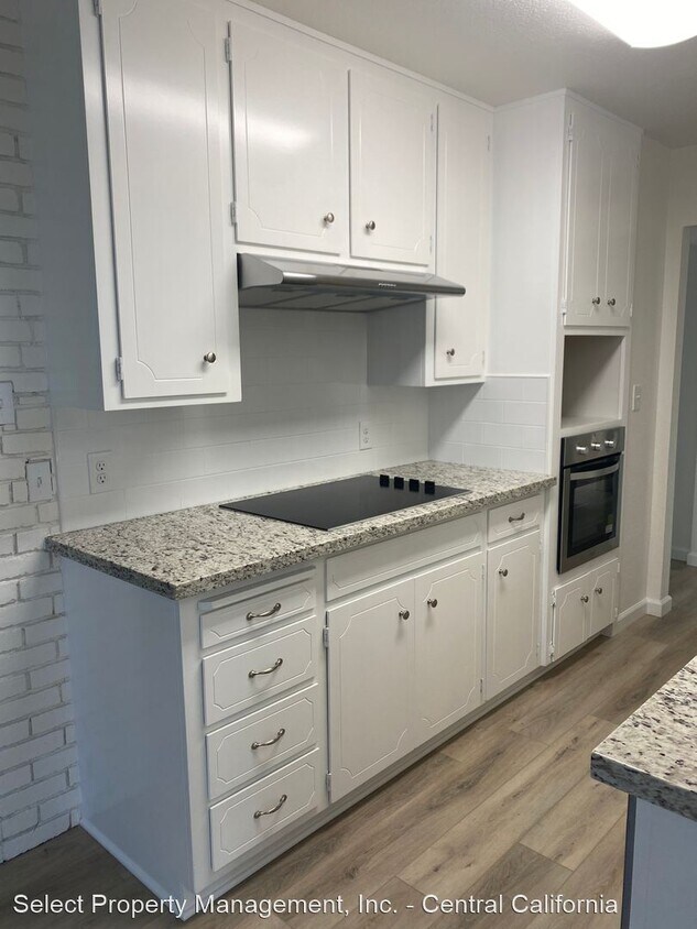 Primary Photo - 3 br, 2 bath House - 2532 Surrey Ave