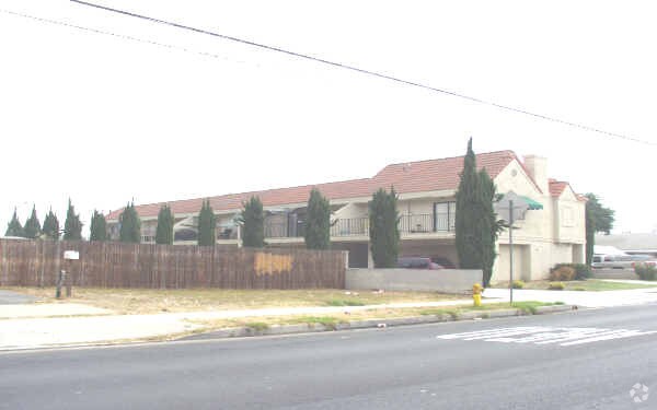 Foto principal - 15131 Fairgrove Ave