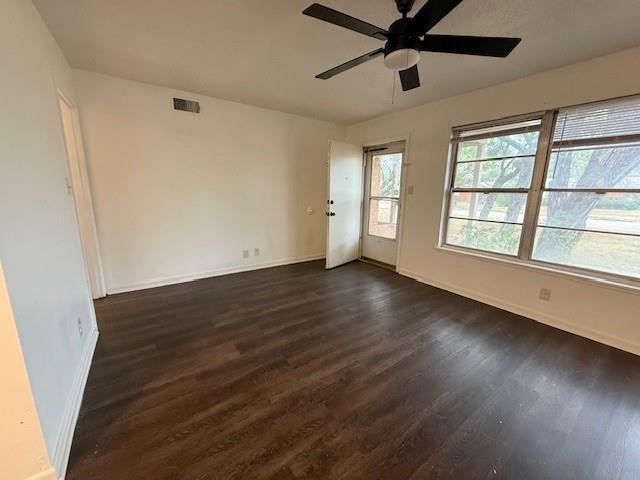 Building Photo - 725 S La Salle Dr
