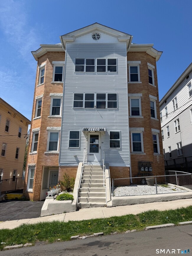Building Photo - 60 Booth St